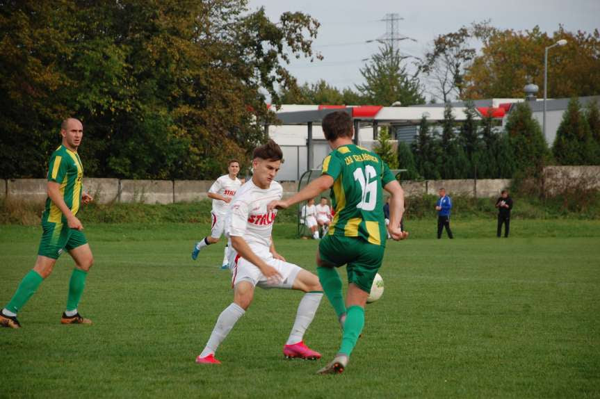 Piłka nożna. V liga. LKS Czeluśnica - Cosmos Nowotaniec 0-7