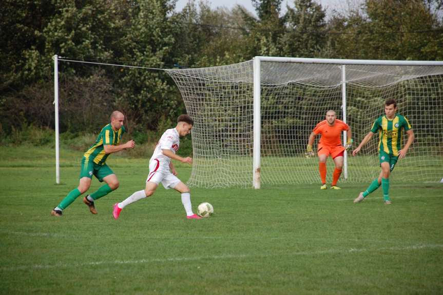 Piłka nożna. V liga. LKS Czeluśnica - Cosmos Nowotaniec 0-7