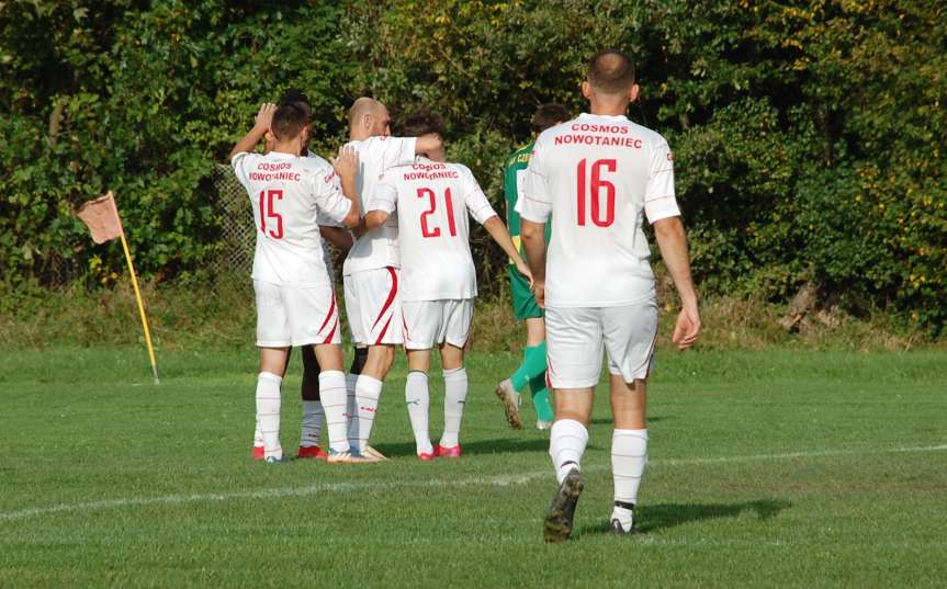 Piłka nożna. V liga. LKS Czeluśnica - Cosmos Nowotaniec 0-7