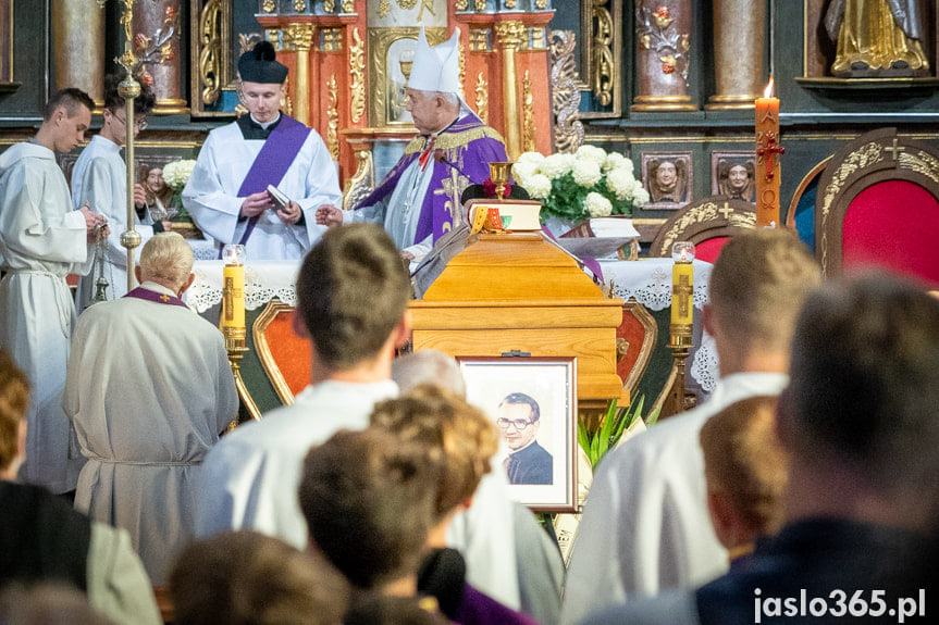 Pogrzeb ks. prałata Jana Kulpy w Święcanach