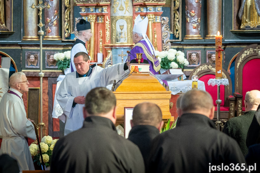 Pogrzeb ks. prałata Jana Kulpy w Święcanach