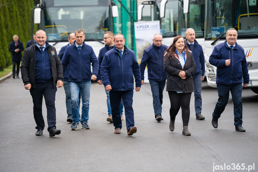 Przekazanie autobusów