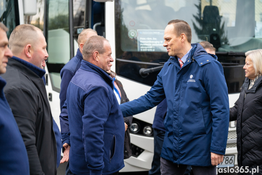 Przekazanie autobusów