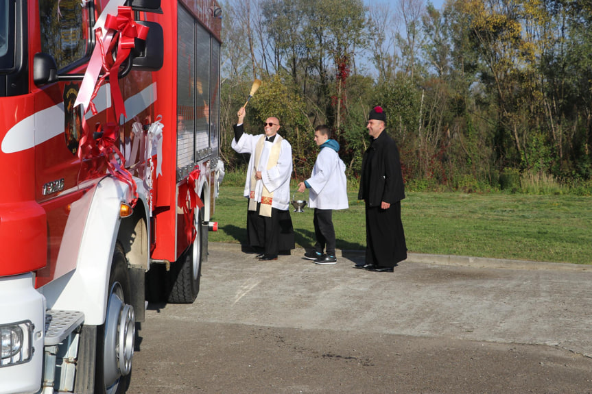 Przekazanie samochodu OSP w Załężu