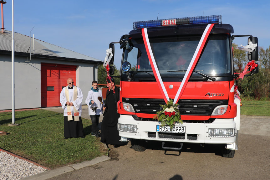 Przekazanie samochodu OSP w Załężu