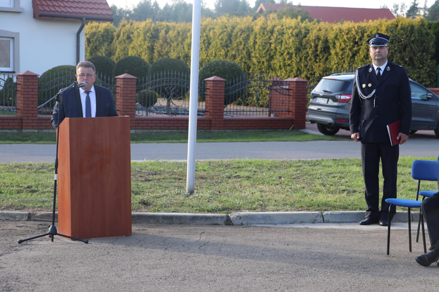 Przekazanie samochodu OSP w Załężu