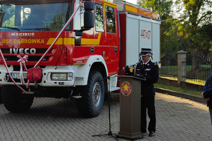 Przekazanie samochodu pożarniczego dla OSP Dąbrówka