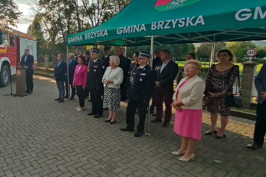 Przekazanie samochodu pożarniczego dla OSP Dąbrówka