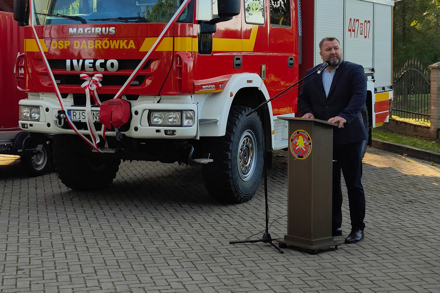 Przekazanie samochodu pożarniczego dla OSP Dąbrówka