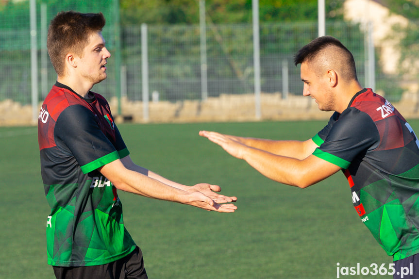 Przełęcz Dukla - Zamczysko Mrukowa 1:5