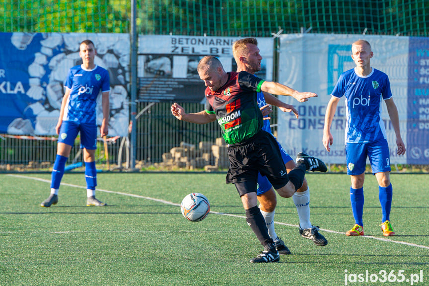 Przełęcz Dukla - Zamczysko Mrukowa 1:5