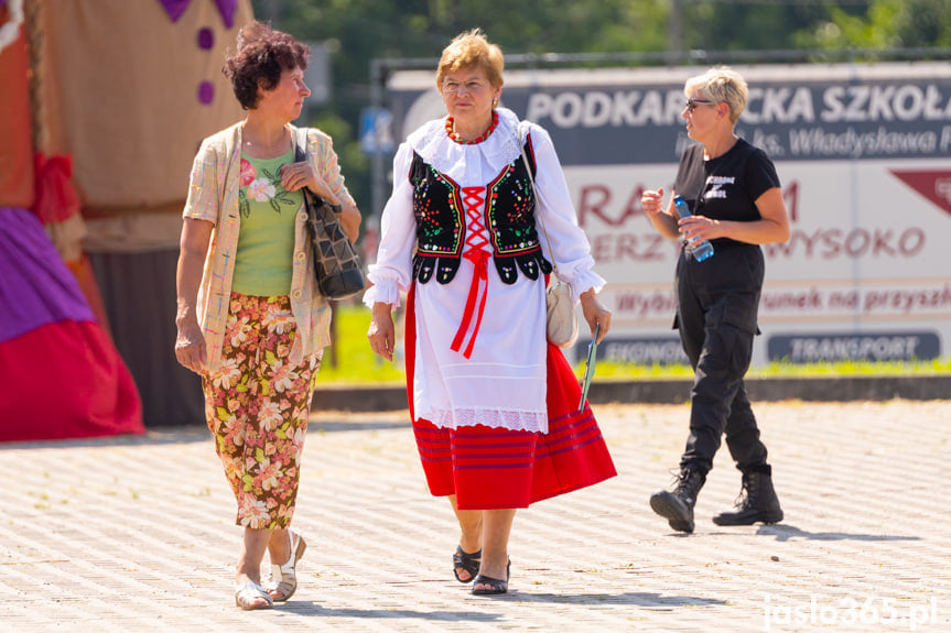 Rozpoczęcie dożynek powiatowych w Osieku Jasielskim