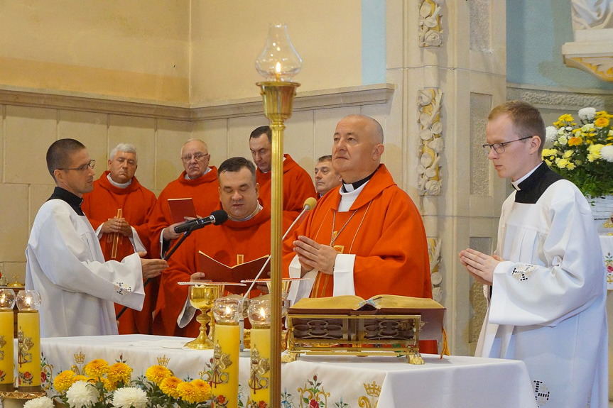 Rozpoczęcie uroczystości w Dębowcu