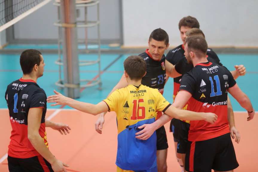 Siatkówka. II liga mężczyzn. Mecz MKS MOSiR Jasło - Błękitni Ropczyce 3-0