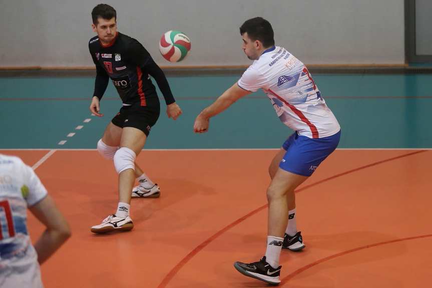 Siatkówka. II liga mężczyzn. Mecz play-off MKS MOSiR Jasło - Karpaty Krosno 1-3