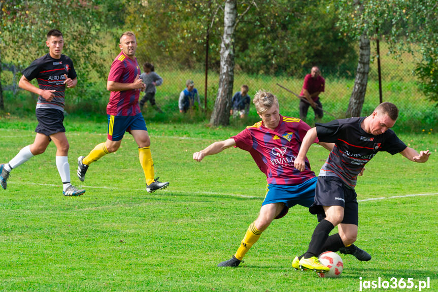 Tęcza Zręcin - Czardasz Osiek Jasielski 2:4