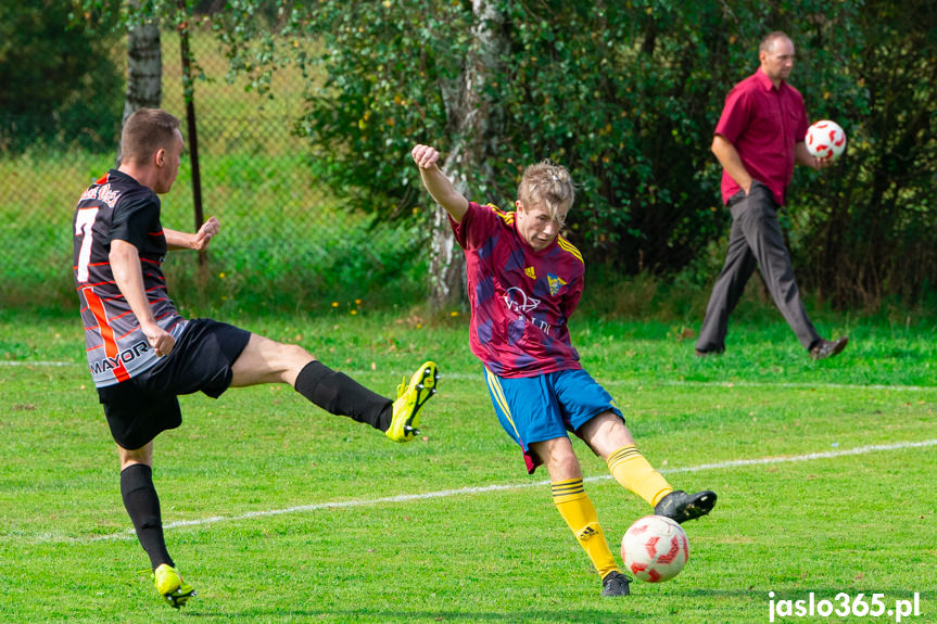 Tęcza Zręcin - Czardasz Osiek Jasielski 2:4