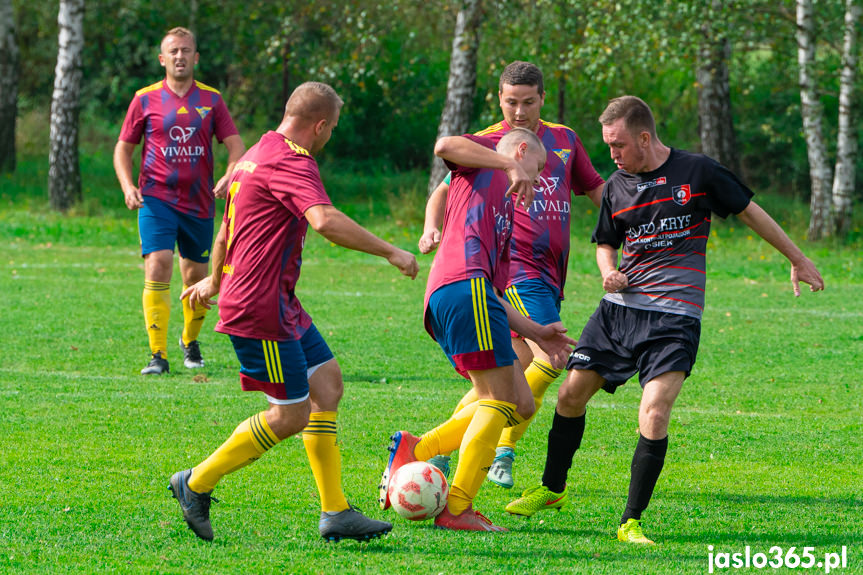 Tęcza Zręcin - Czardasz Osiek Jasielski 2:4