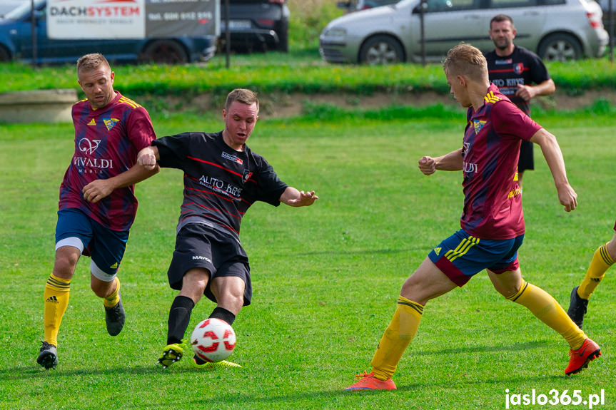 Tęcza Zręcin - Czardasz Osiek Jasielski 2:4