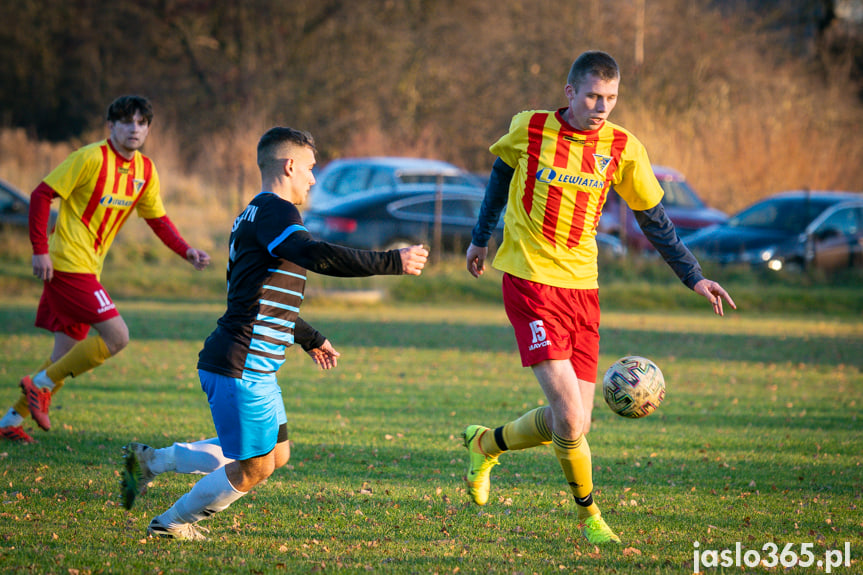 Tęcza Zręcin - LKS Skołyszyn 1:4