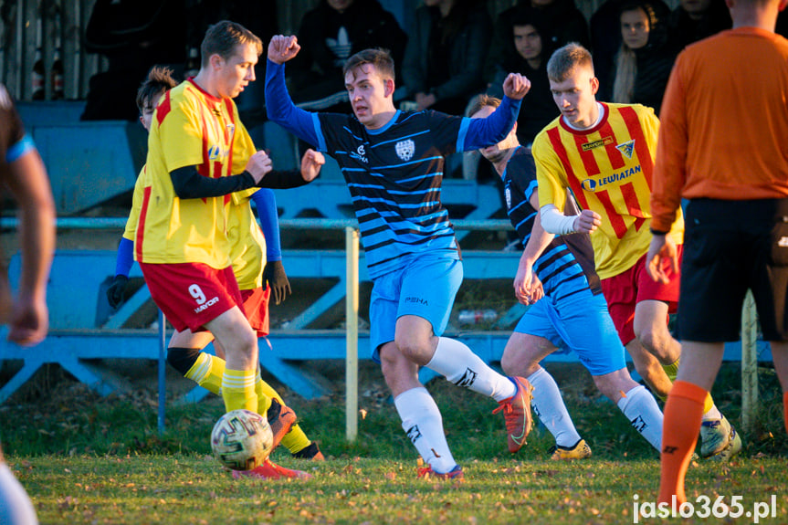 Tęcza Zręcin - LKS Skołyszyn 1:4