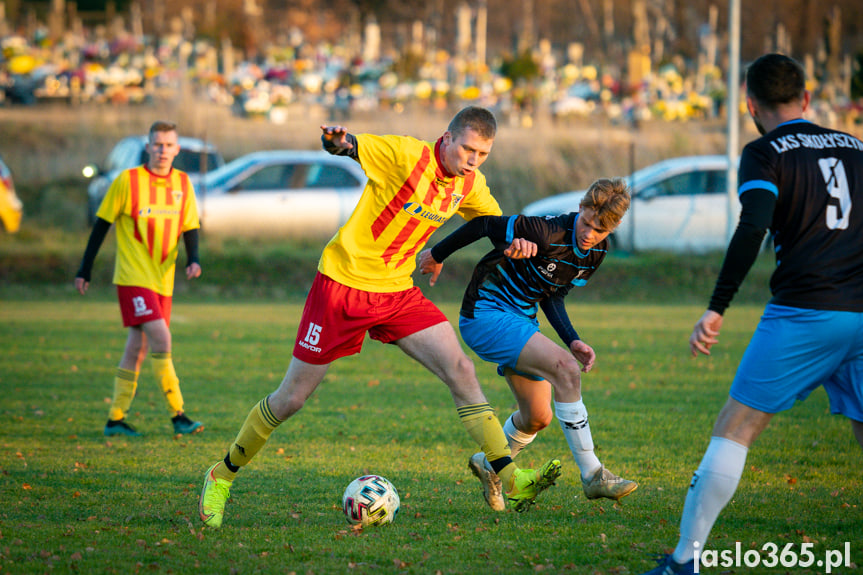 Tęcza Zręcin - LKS Skołyszyn 1:4