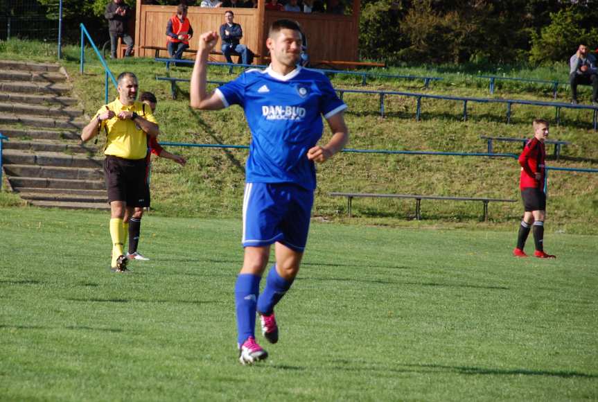 Tempo Nienaszów - Markiewicza Krosno 2-1