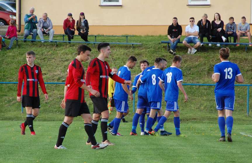 Tempo Nienaszów - Markiewicza Krosno 2-1