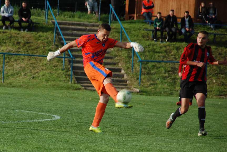 Tempo Nienaszów - Markiewicza Krosno 2-1