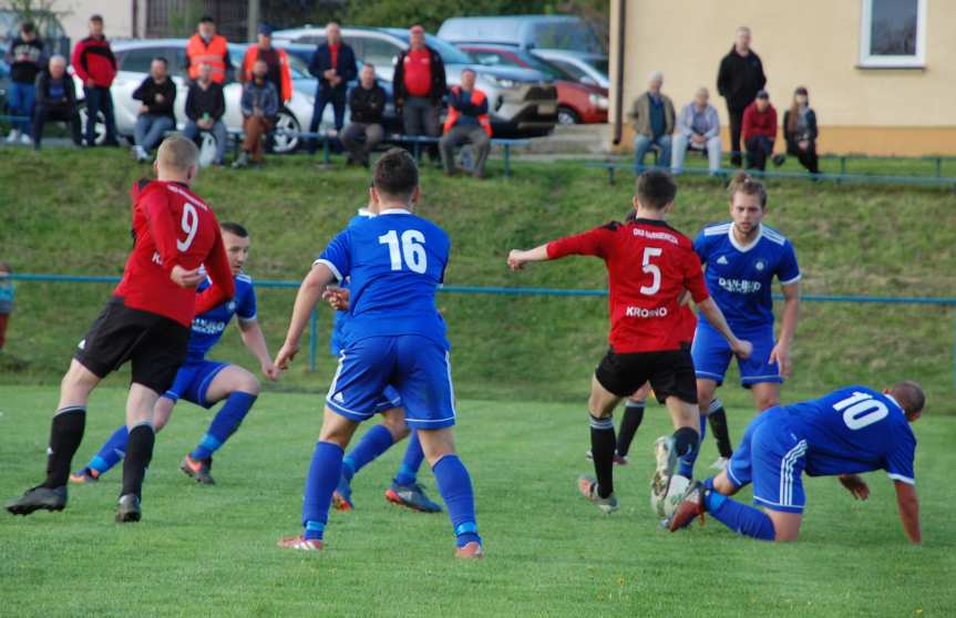 Tempo Nienaszów - Markiewicza Krosno 2-1