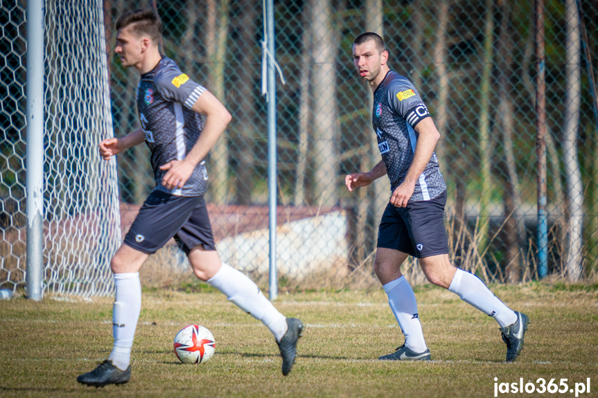 Tempo Nienaszów - Partyzant Targowiska 0:0