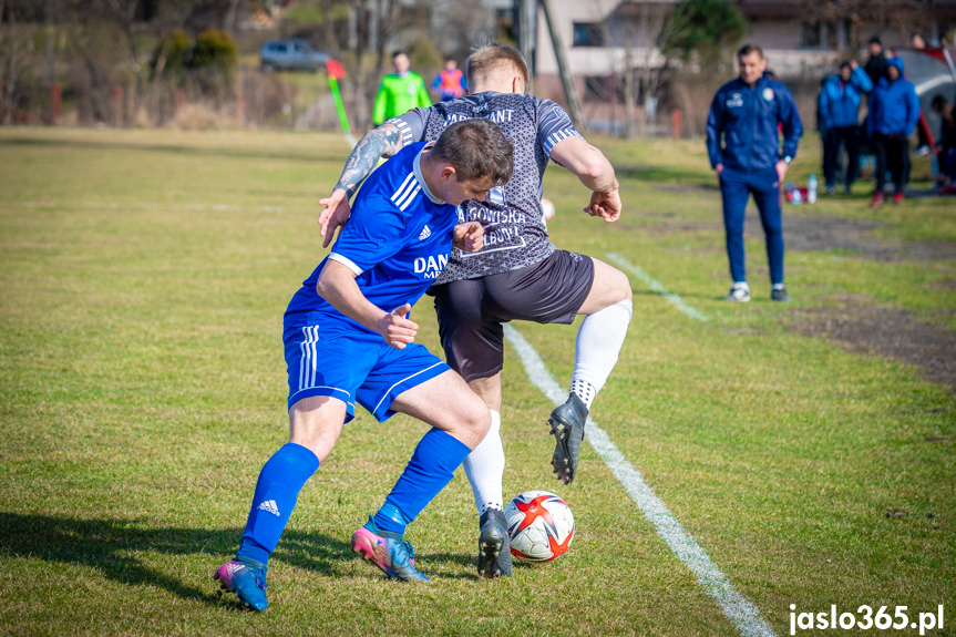 Tempo Nienaszów - Partyzant Targowiska 0:0