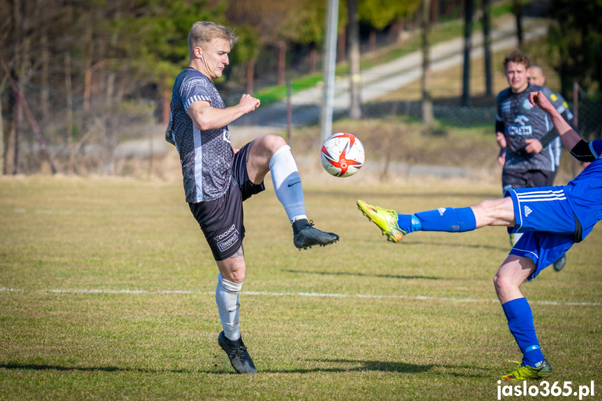 Tempo Nienaszów - Partyzant Targowiska 0:0