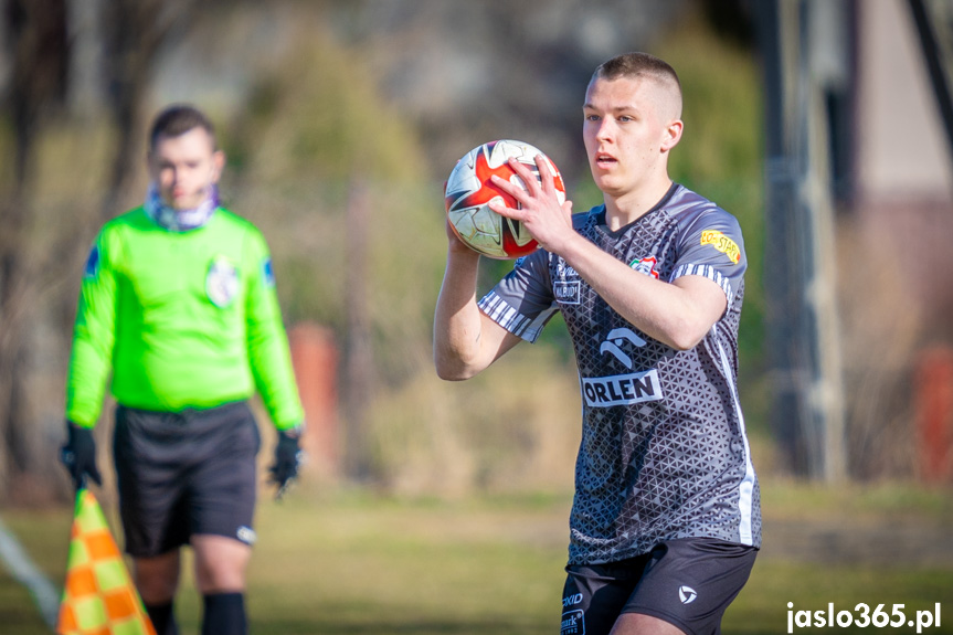 Tempo Nienaszów - Partyzant Targowiska 0:0