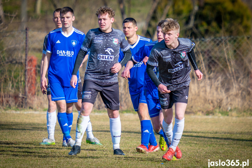 Tempo Nienaszów - Partyzant Targowiska 0:0