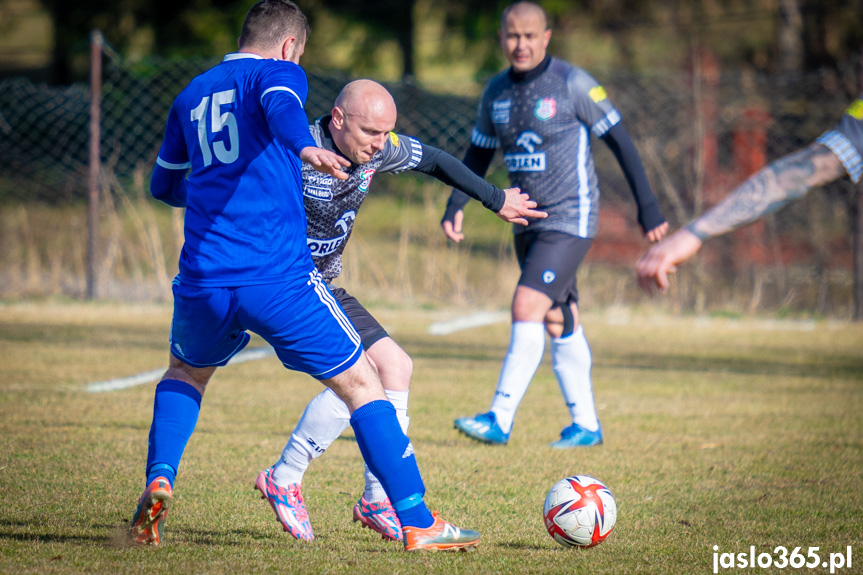 Tempo Nienaszów - Partyzant Targowiska 0:0