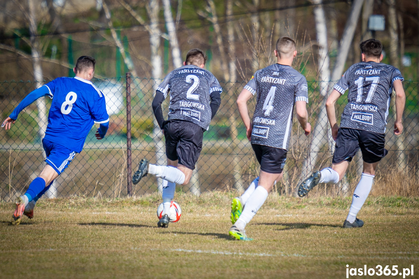 Tempo Nienaszów - Partyzant Targowiska 0:0