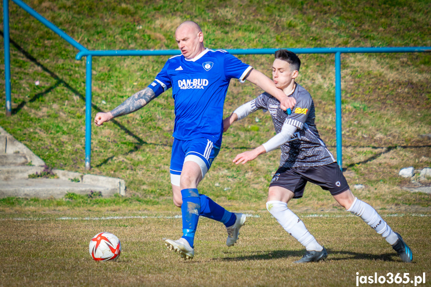 Tempo Nienaszów - Partyzant Targowiska 0:0