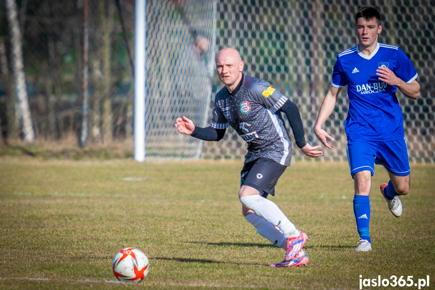 Tempo Nienaszów - Partyzant Targowiska 0:0