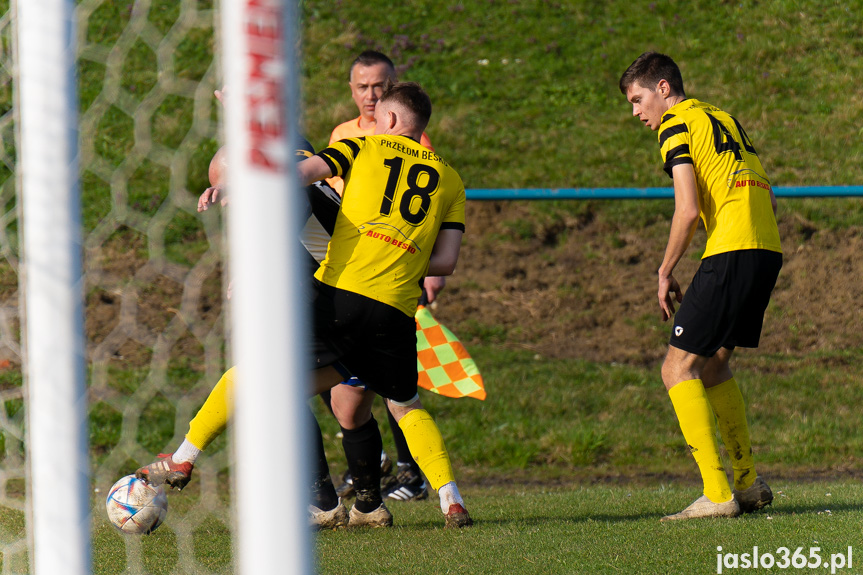 Tempo Nienaszów - Przełom Besko 1:1