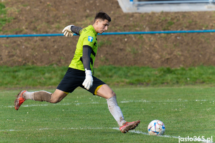 Tempo Nienaszów - Przełom Besko 1:1