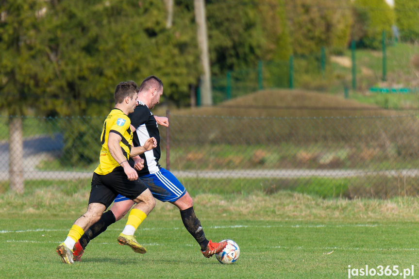 Tempo Nienaszów - Przełom Besko 1:1