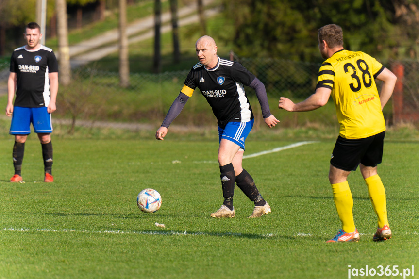 Tempo Nienaszów - Przełom Besko 1:1