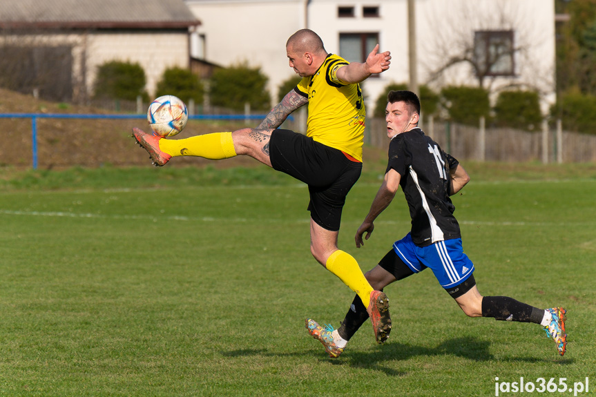 Tempo Nienaszów - Przełom Besko 1:1