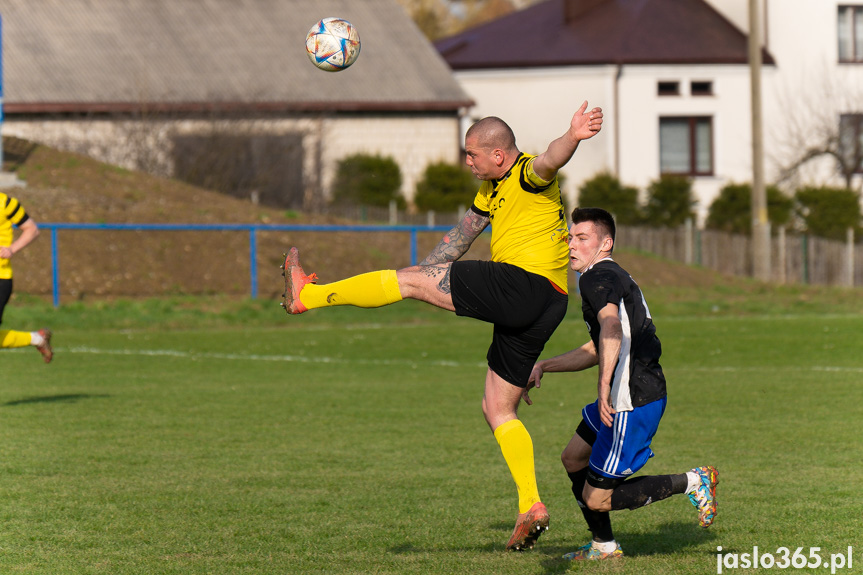 Tempo Nienaszów - Przełom Besko 1:1