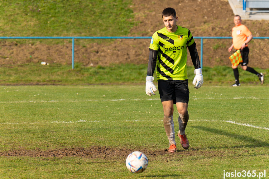 Tempo Nienaszów - Przełom Besko 1:1