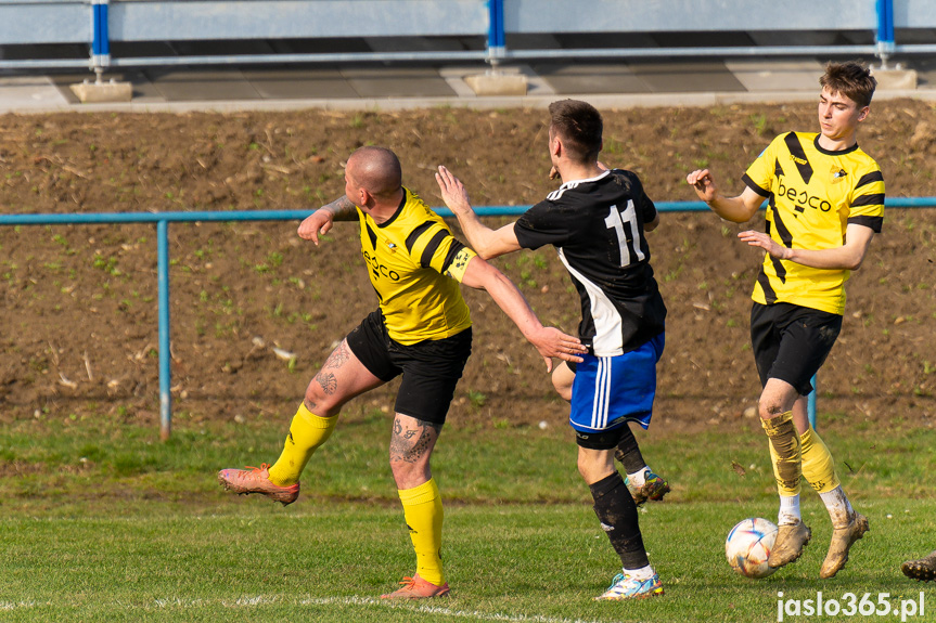 Tempo Nienaszów - Przełom Besko 1:1