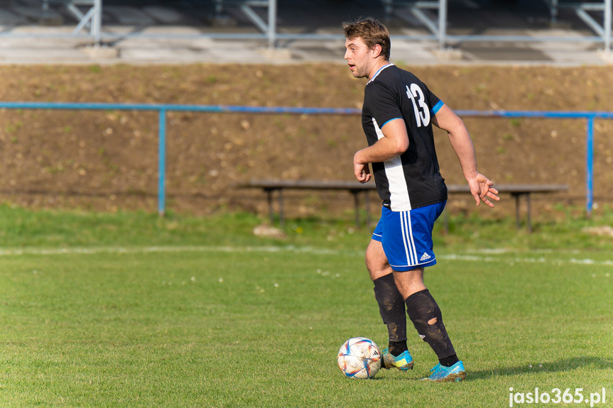 Tempo Nienaszów - Przełom Besko 1:1