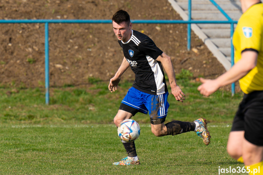 Tempo Nienaszów - Przełom Besko 1:1