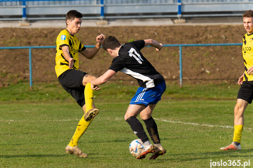 Tempo Nienaszów - Przełom Besko 1:1